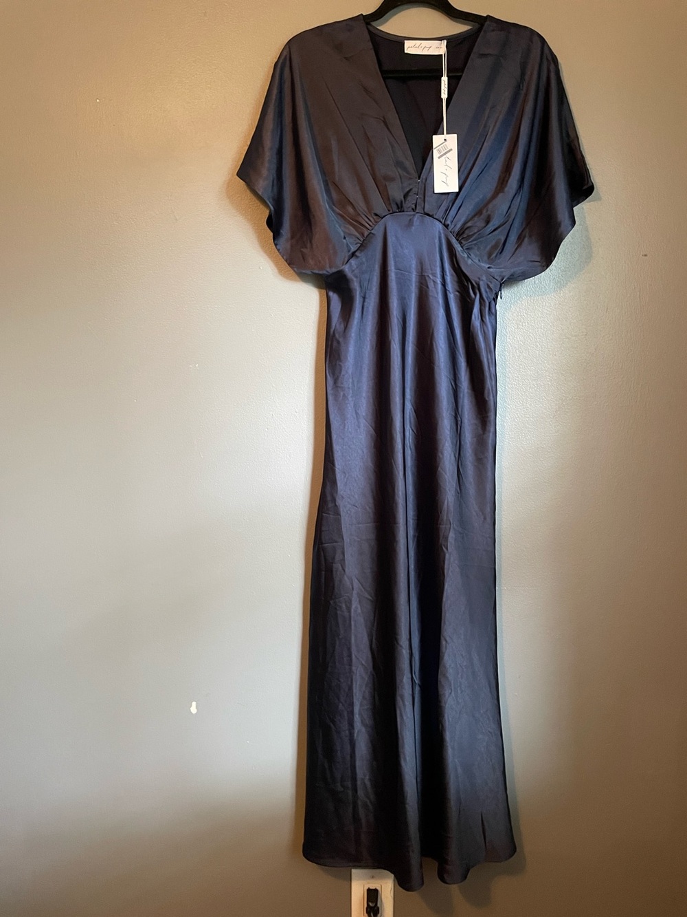 NWT Petal & Pup Sz Medium Navy Blue Ricki Dolman Sleeve Satin Maxi Dress Ret $99 - Picture 5 of 14